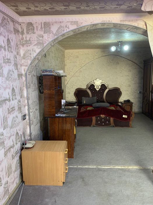 ПРОДАЁТСЯ ДОМ 2,4 сотки,  ремонт, ориентир Зоопарк 150000!