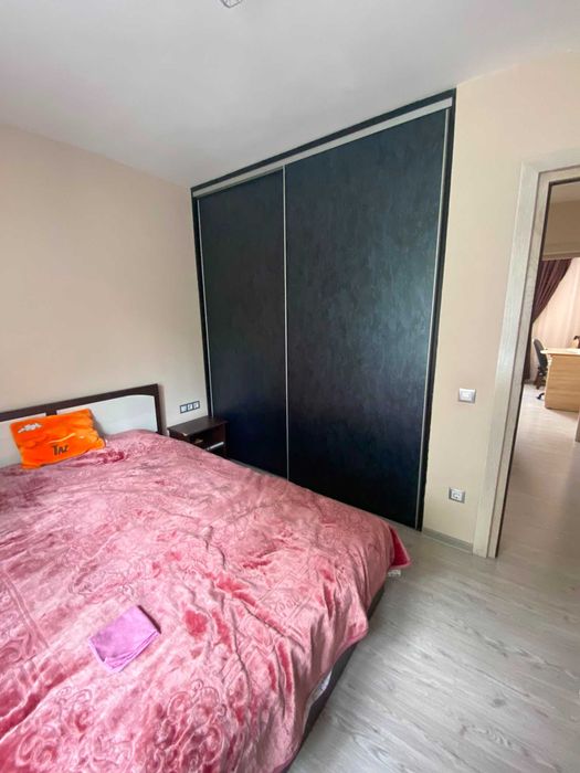 Inchiriez apartament cu 3 camere