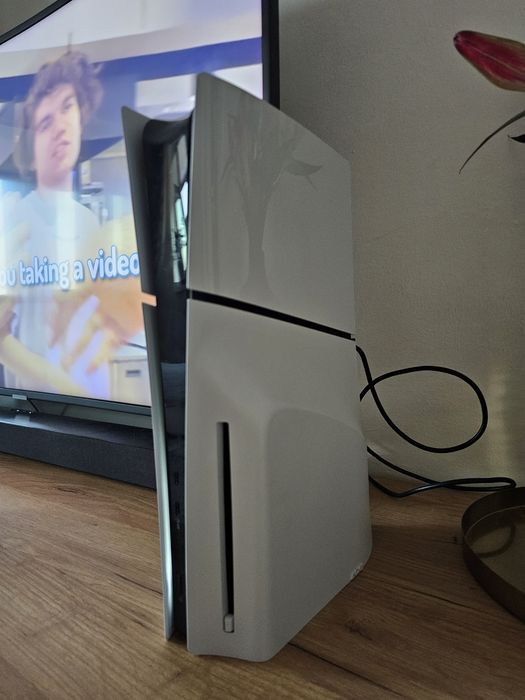 Ps5 slim 1tb încă in garantie
