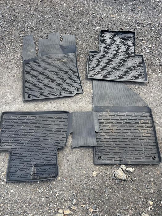 Продам полики на Джели коурей 25 года за 12 тысяч