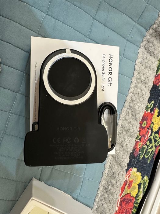 Honor Gift Cellphone Selfie Light