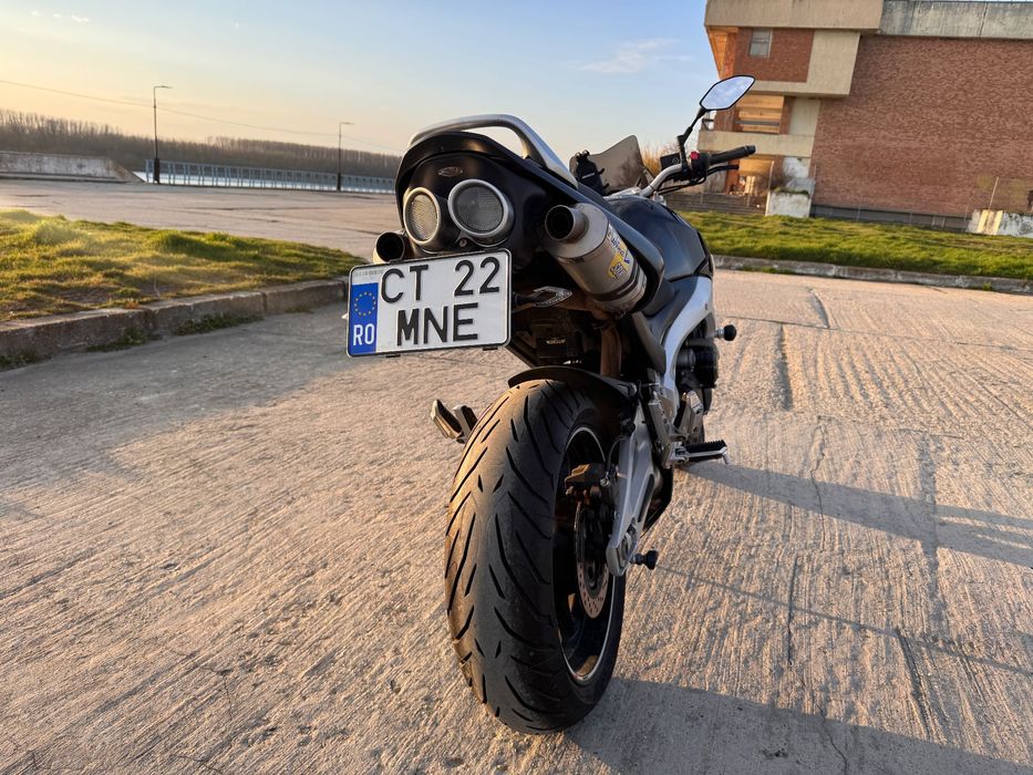 Motocicleta Suzuki GSR 600
