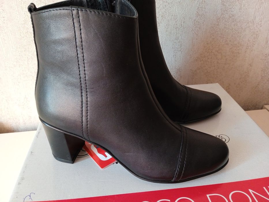 Ботинки демисезонные 38 р новые