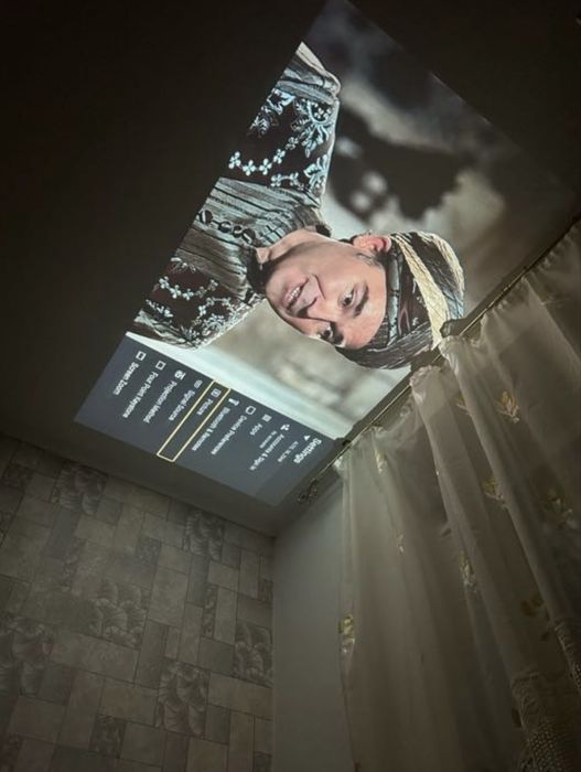 Продам портативный проектор