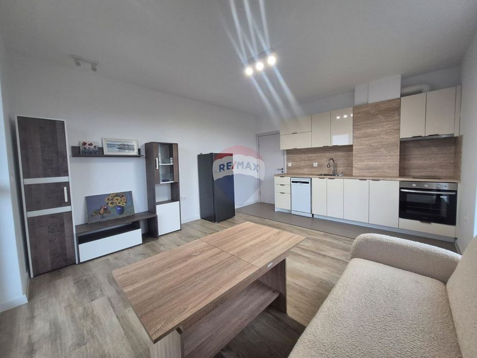 Дава се под наем Двустаен апартамент в Варна, Изгрев - 55 кв.м за 459 € - Снимка #1