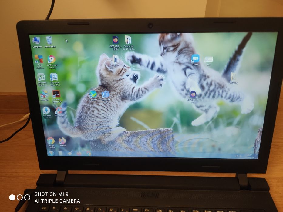 Laptop LENOVO  cu procesor Intel® Pentium® Quad Core™