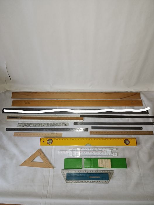 Уровень,рейшина,логарифмическая линейка,линейки разные.