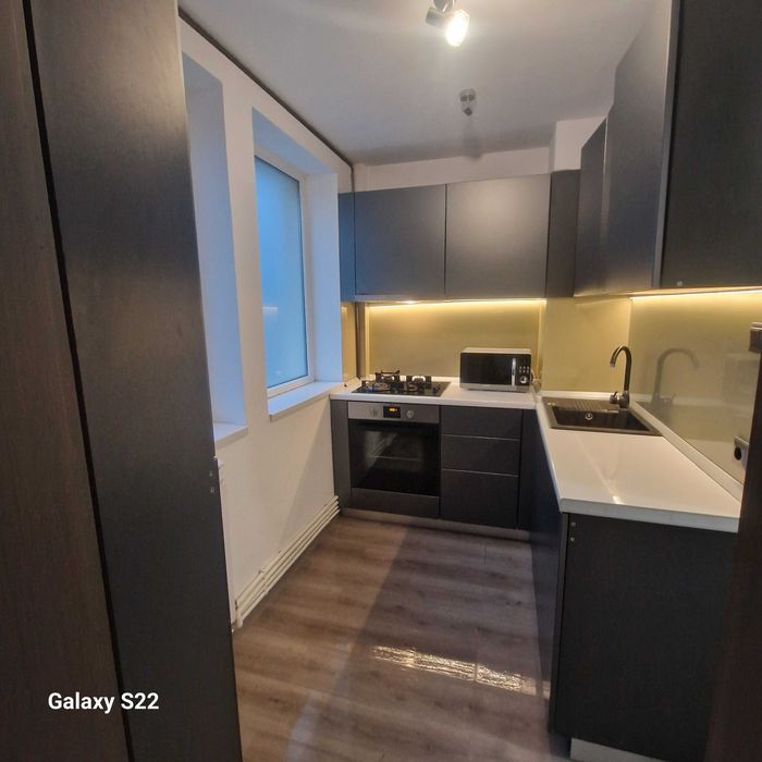 Proprietar, închiriez apartament pe Aleea Parcului.