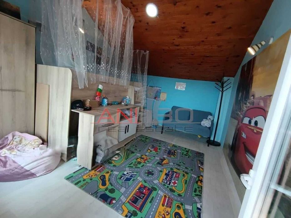 Еднофамилна къща с двор в кв. Галата, гр. Варна