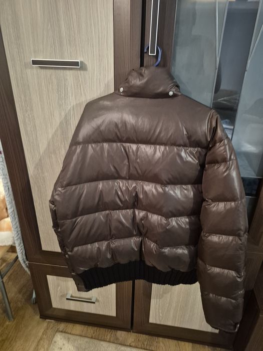 Vand geaca ,culoare maro