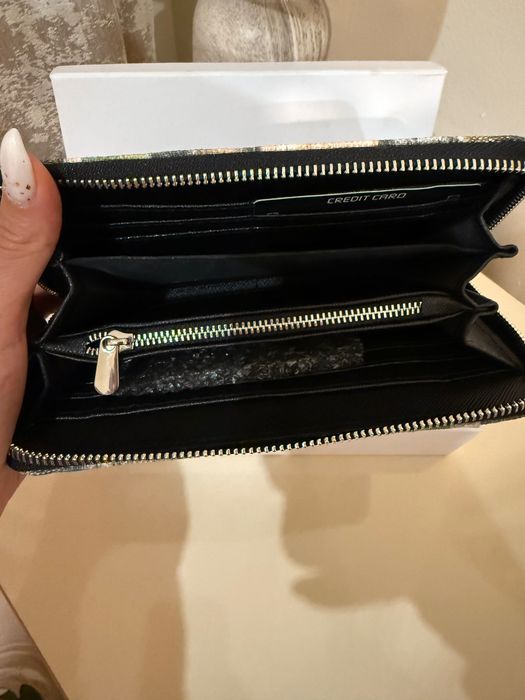 Дамски портфейл &