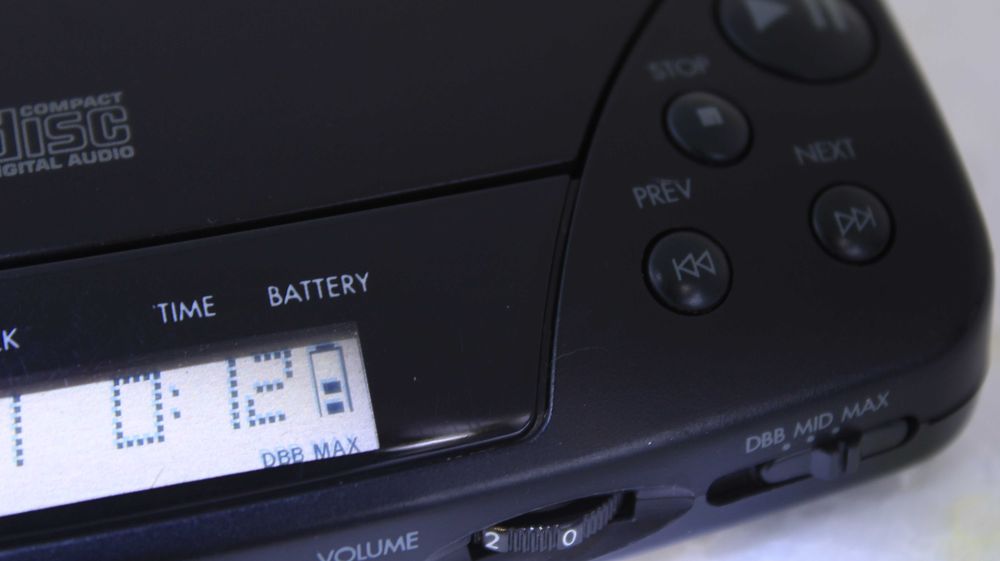 Cd portabil/discman Philips AZ6821.