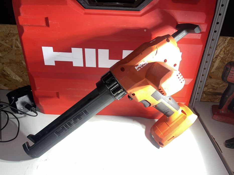 Дозатор для герметика hilti