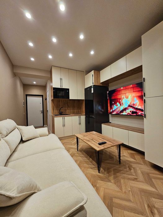 Шикарная студия в центре. 8-й роддом.