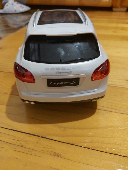 Детска кола  PORCHE CAYENNE S с дистанционно управление