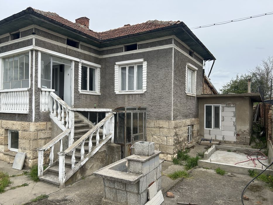 Къща в град Две могили