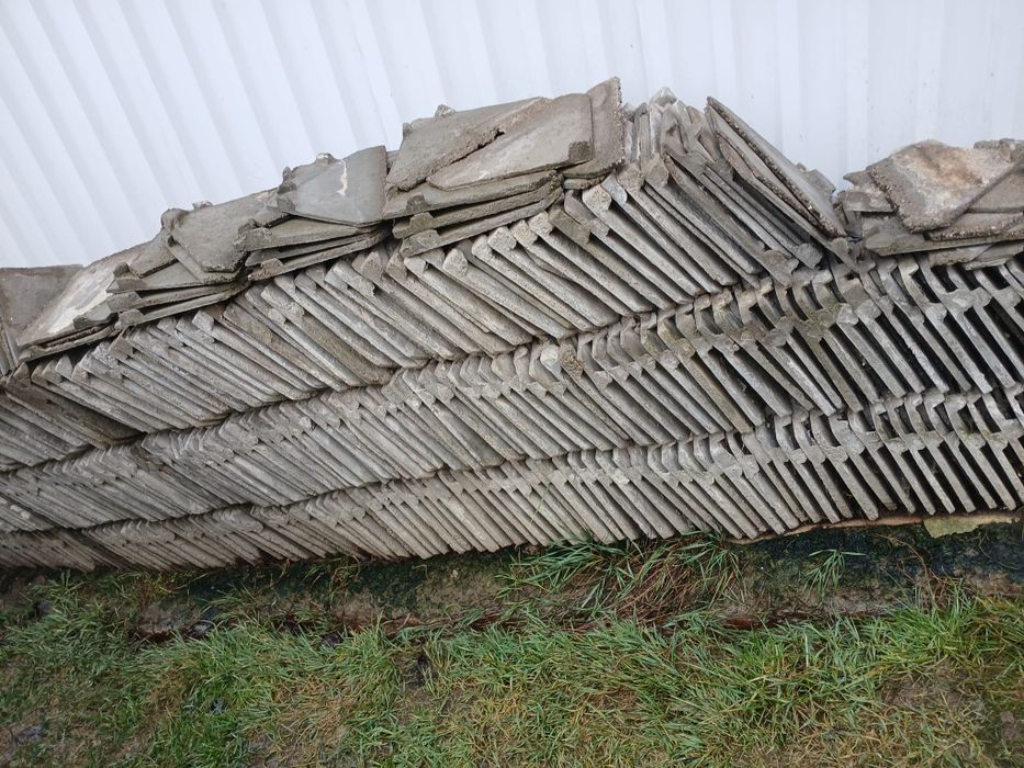 Vând  țiglă pentru învelit