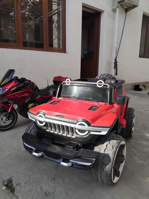Детский мошина жип 3milion 800minga olingan
