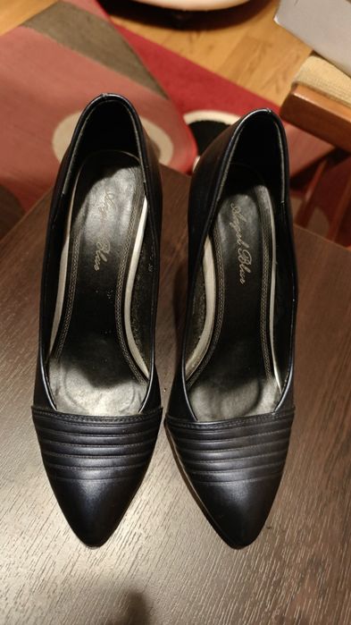 Pantofi negri cu toc