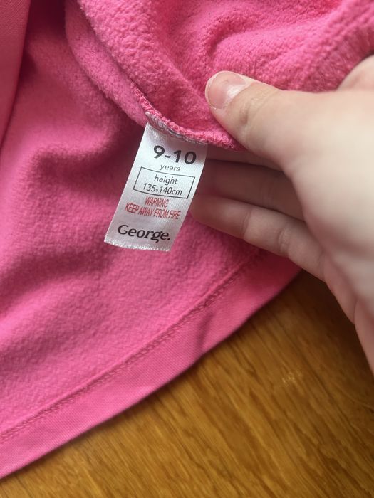 Запазени дрехи за момиче 8-10 години