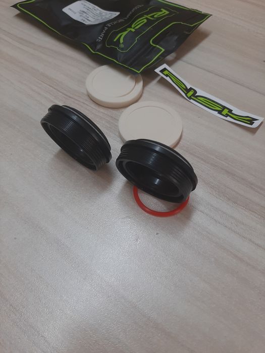 Уплътненители за вилка FOX 32мм