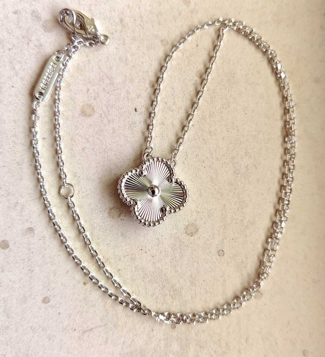 Дамско колие с детелина от бяло злато - Van Cleef & Arpels VCA