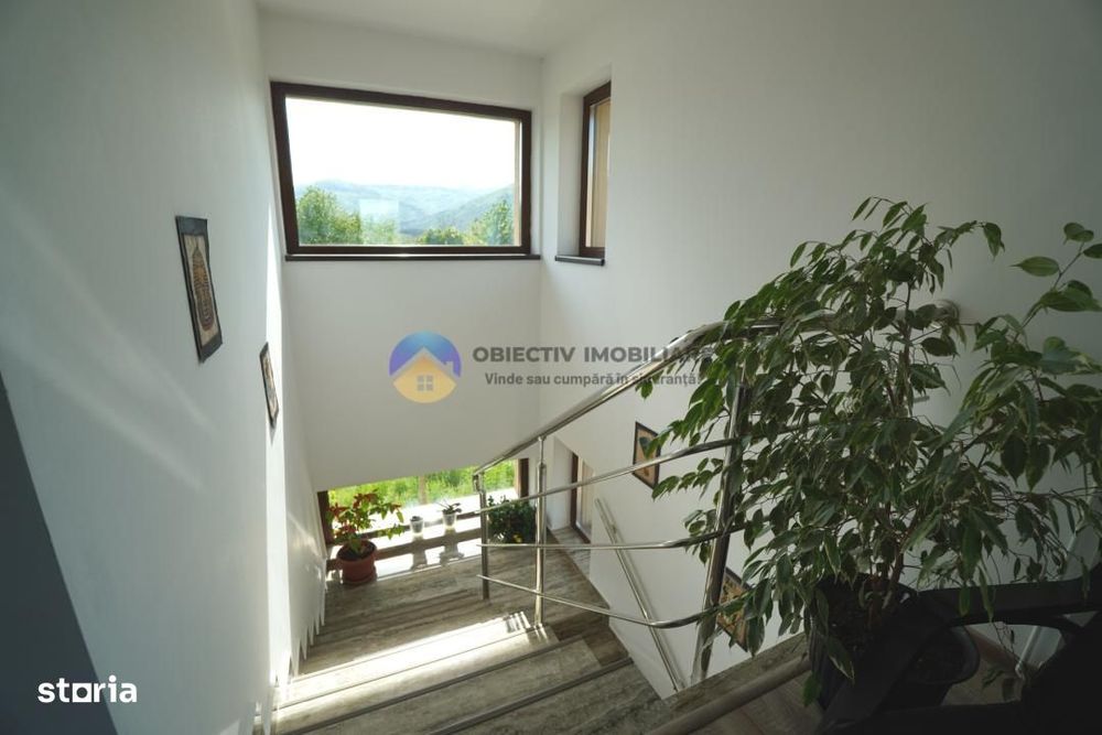 Casa si teren langa lacul Pangarati , mobilata si utilata