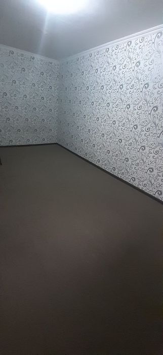Чирчик шахар 
Октябр 
#1-хона 4-этаж 
Квартира сирочни сотилади 
На