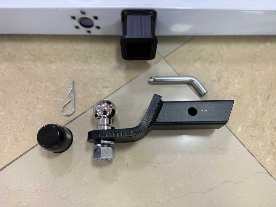 Фаркоп для Toyota Hilux (2005-)