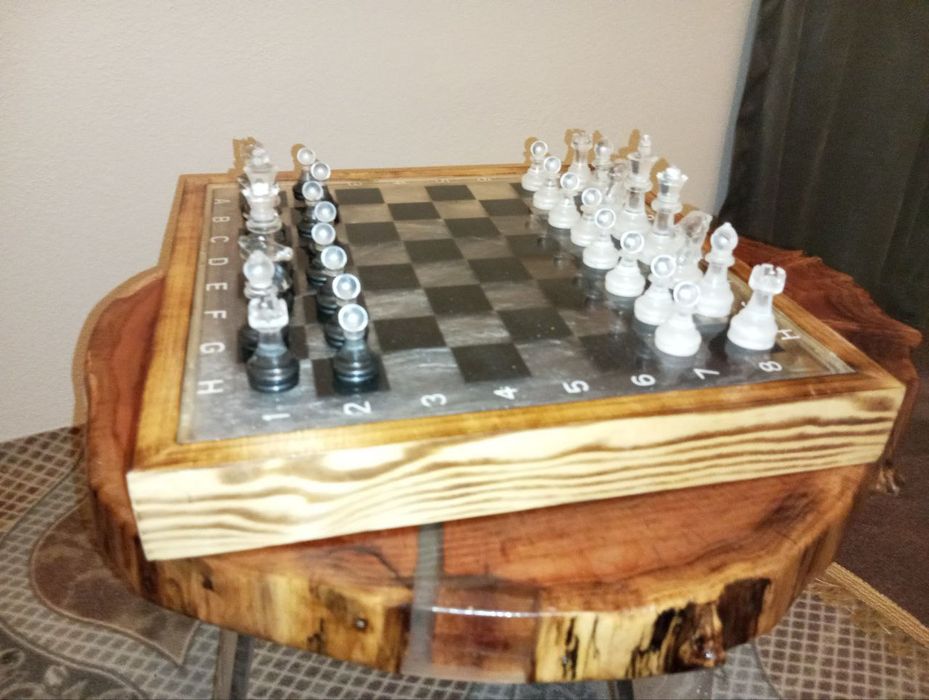 Qo‘l mehnati yog‘och devor soatlari – tabiiy va noyob dizayn