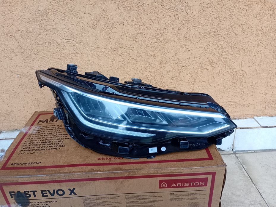 Far dreapta vw golf 8 facelift 2023 2024 2025 cod 5H1941006A