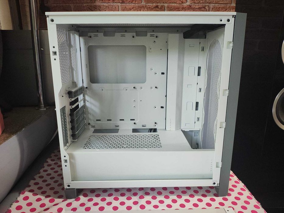 Carcasa PC Corsair 4000D Airflow White.