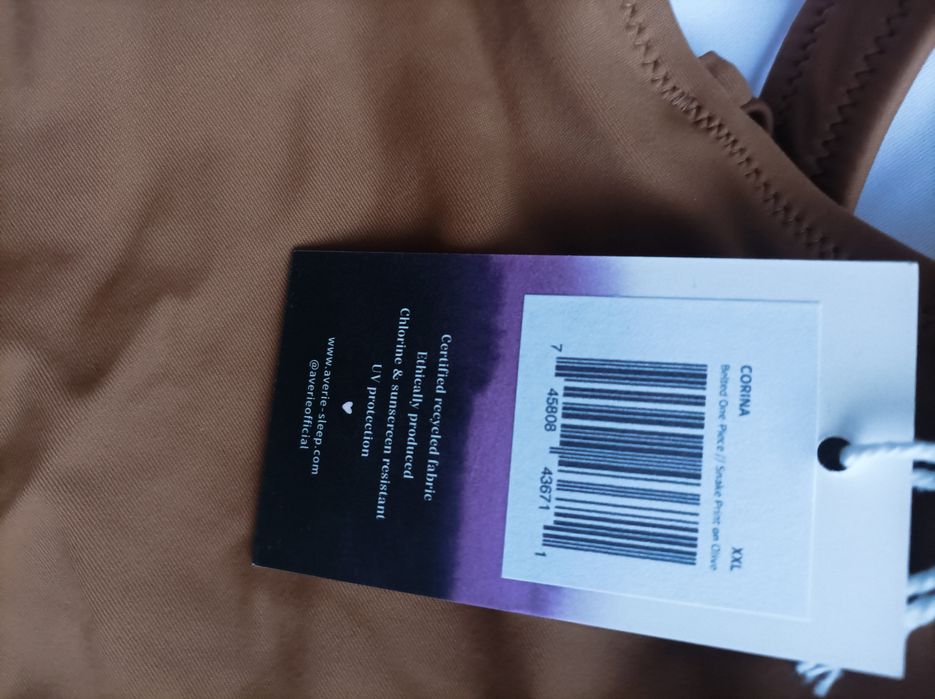 Averie XL/2XL цял бански