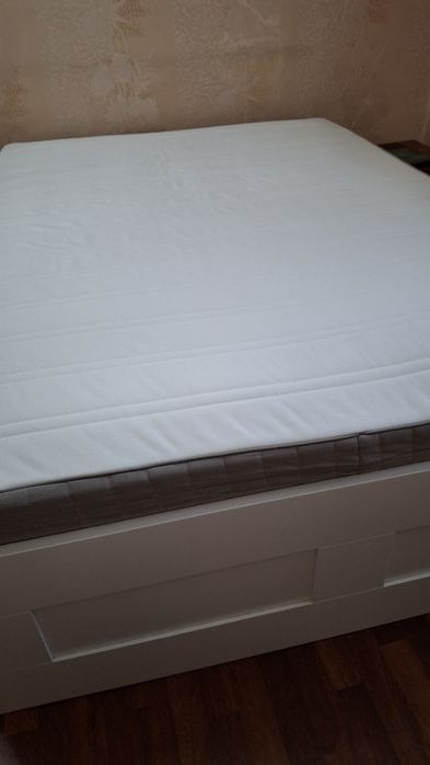 Продам кровать с матрасом