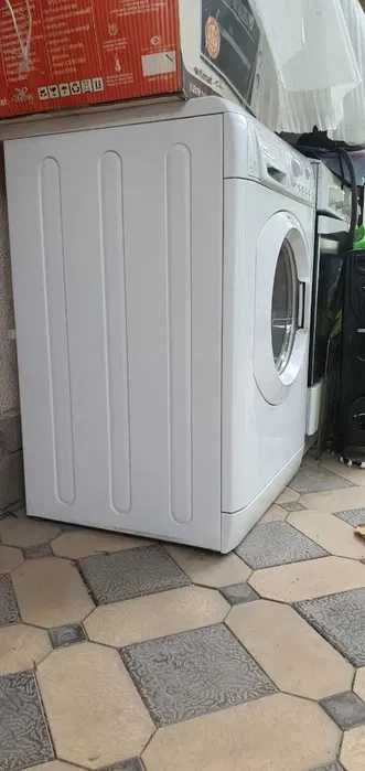 Стиральная машина Hotpoint-Ariston ARXL 85