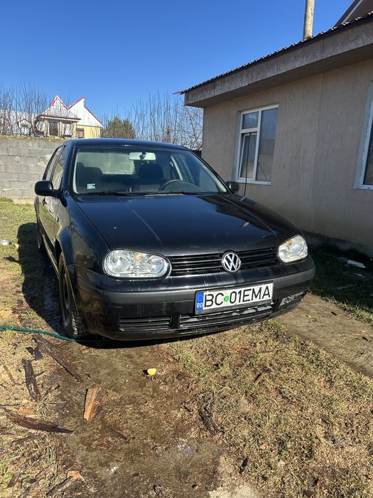 Volkswagen Golf 4 1.4 benzină 2001 – pentru reparat / piese