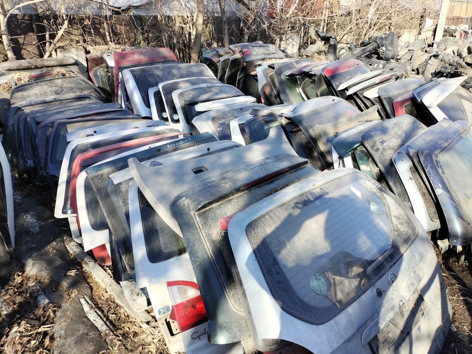 Продам крышки багажника