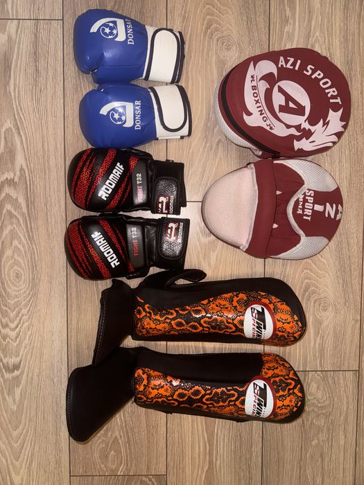 Футы, лапы, перчатки от 6 до 13-14лет  в отличном состоянии