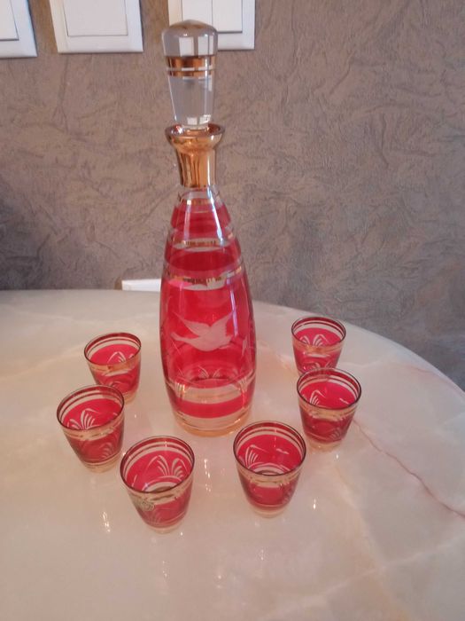 Графин с рюмками