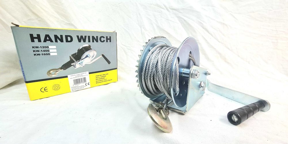 Ръчна лебедка с манивела и блокаж, товароподемност 450кг, въже-7м