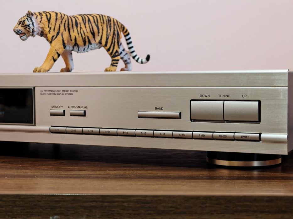 Denon TU-260. Tuner elegant. Recepție de vis. Ca nou. Preț fix !