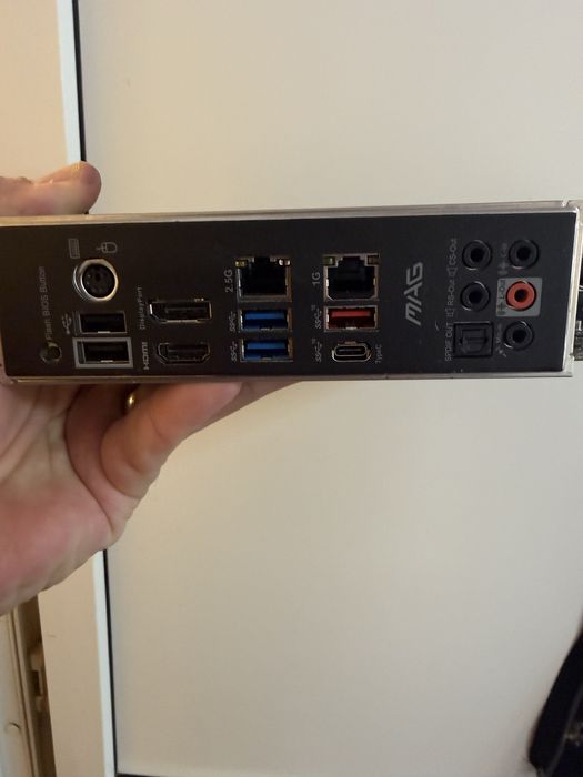 Placa  de baza MSI MAG B550 TOMAHAWK AM4 ATX Motherboard