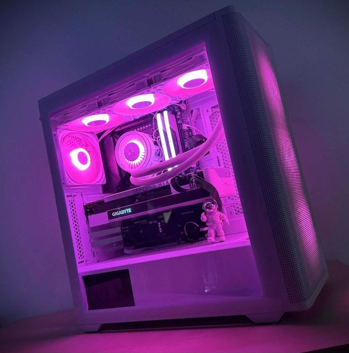 Ryzen 7 7800X3D/ 32GB/ RTX 3080/SSD