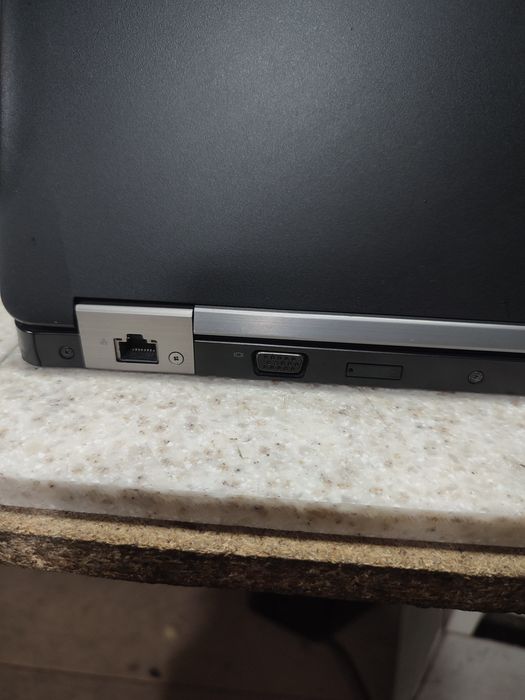 DELL latitude E 5570g