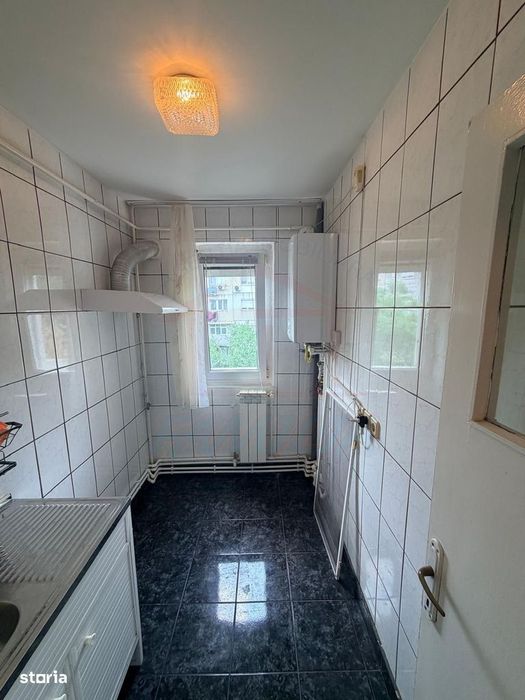 Vanzare apartament cu 4 camere in Micro 13, etaj 3 — fotografia 1