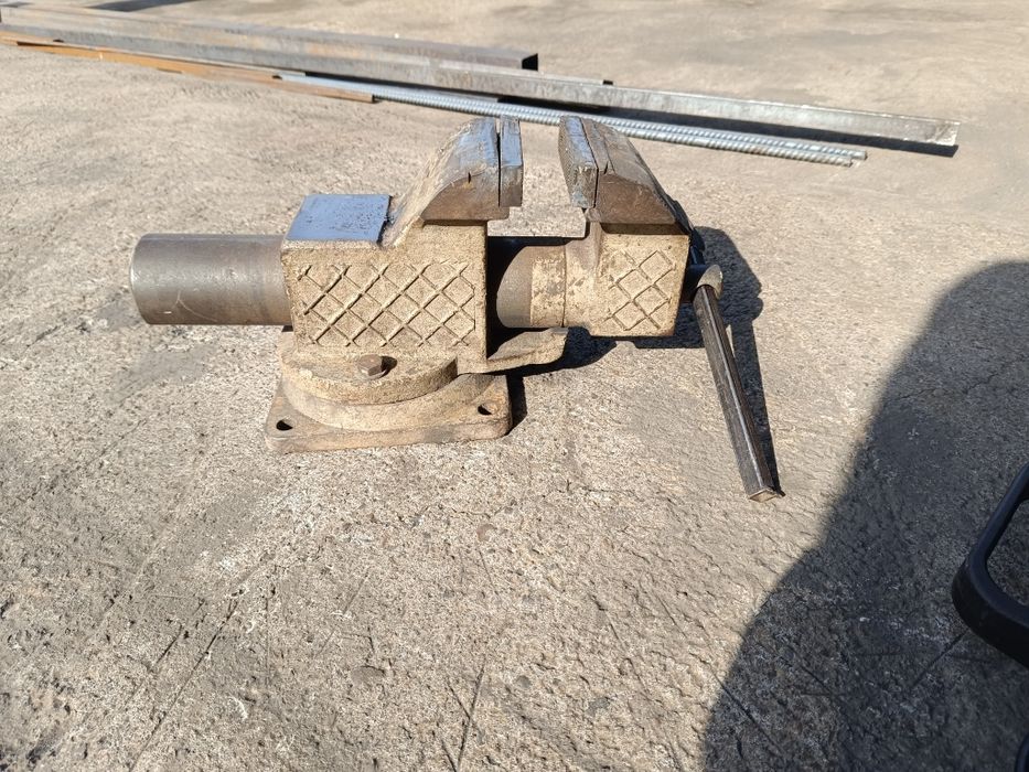 Тиски метал савет