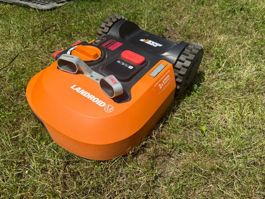 Robot gazon Worx Landroid M500 WR141E + Modul ACS + Modul Off-Limits