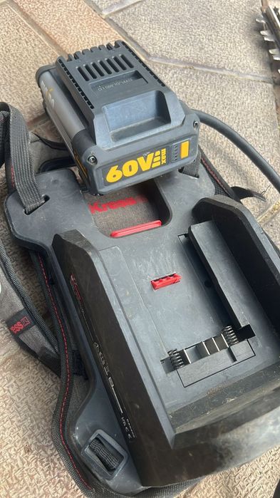 Ferăstrău  de gard viu  KRESS 60V MAX