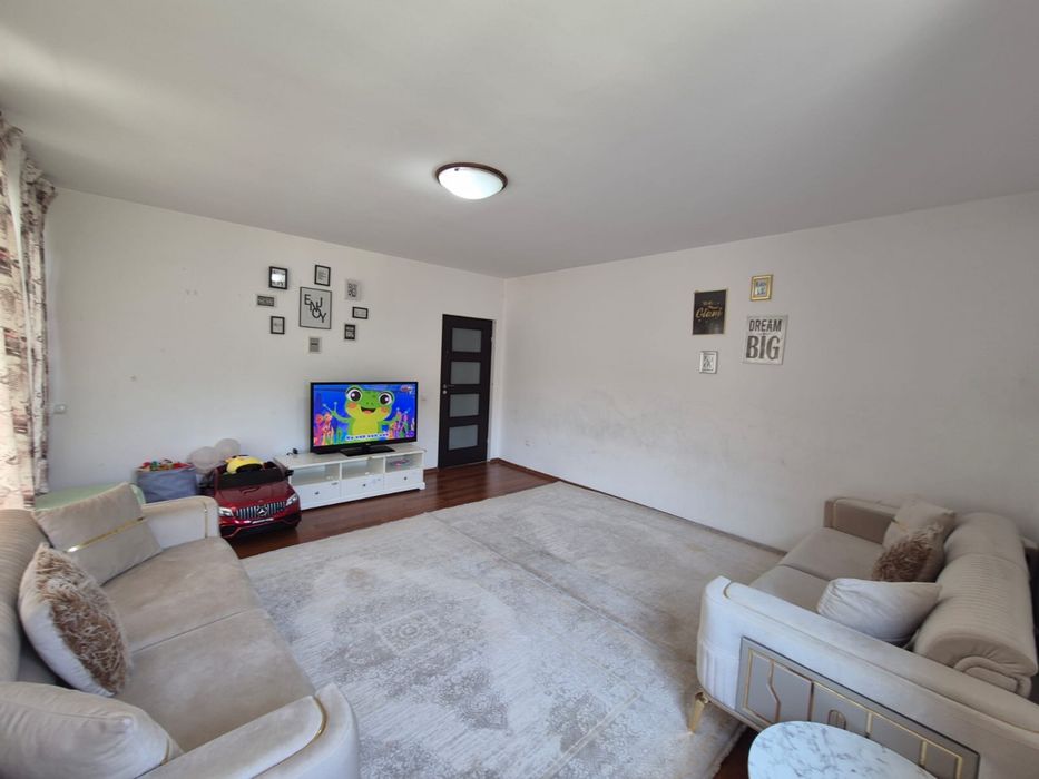 Vand apartament 2 camere