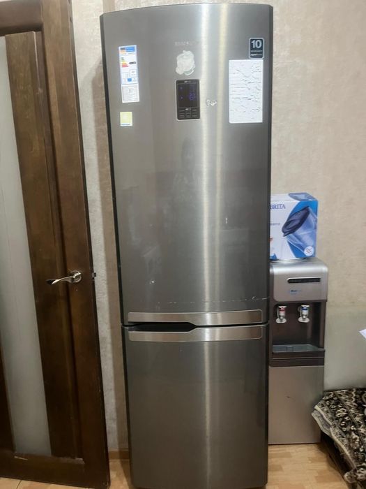 Холодильник Samsung